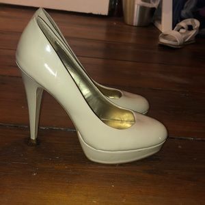 GUESS BEIGE PLATFORMS...GREAT CONDITION